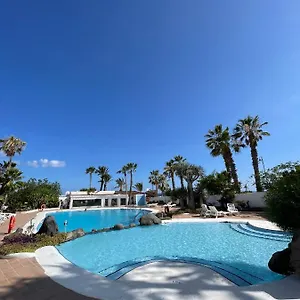 Poseidon Golf & Ocean View Apartamento